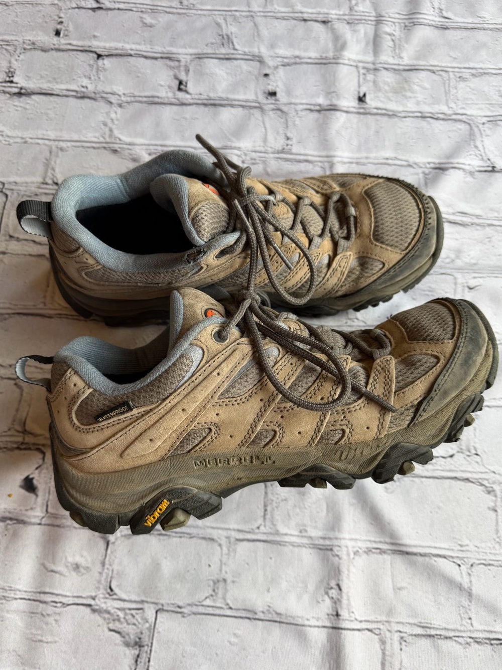Merrell Hiking Boots Women 10.5 Outdoor Gorpcore Waterproof Vibram Walking Shoes